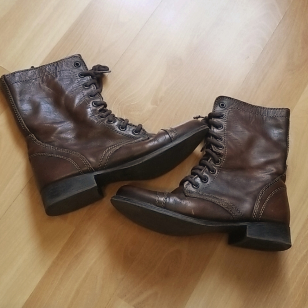 STEVE MADDEN combat boots